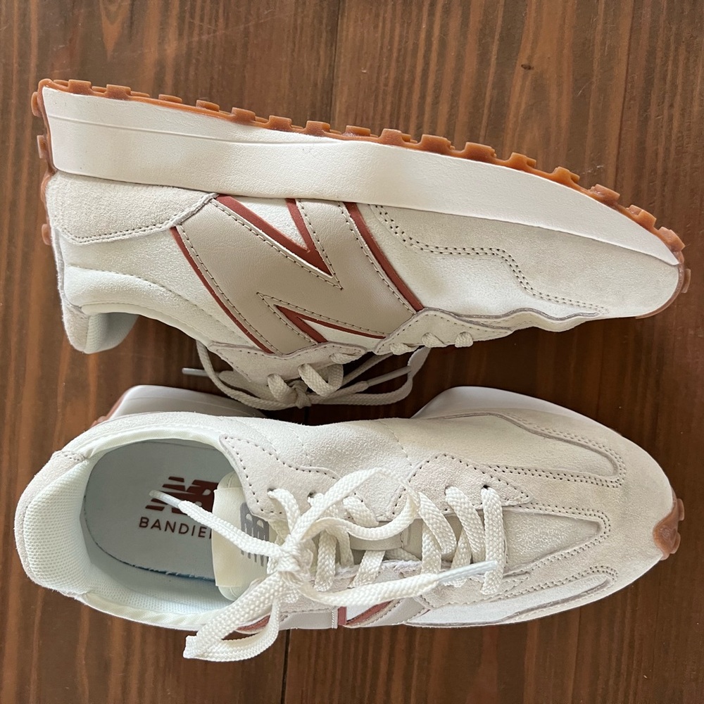 New balance 327 Bandier Collab